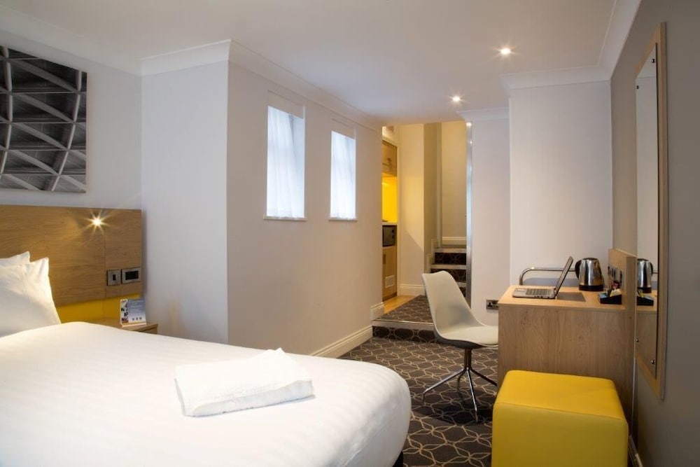 Фото The Suites- St Pancras Hotel Group