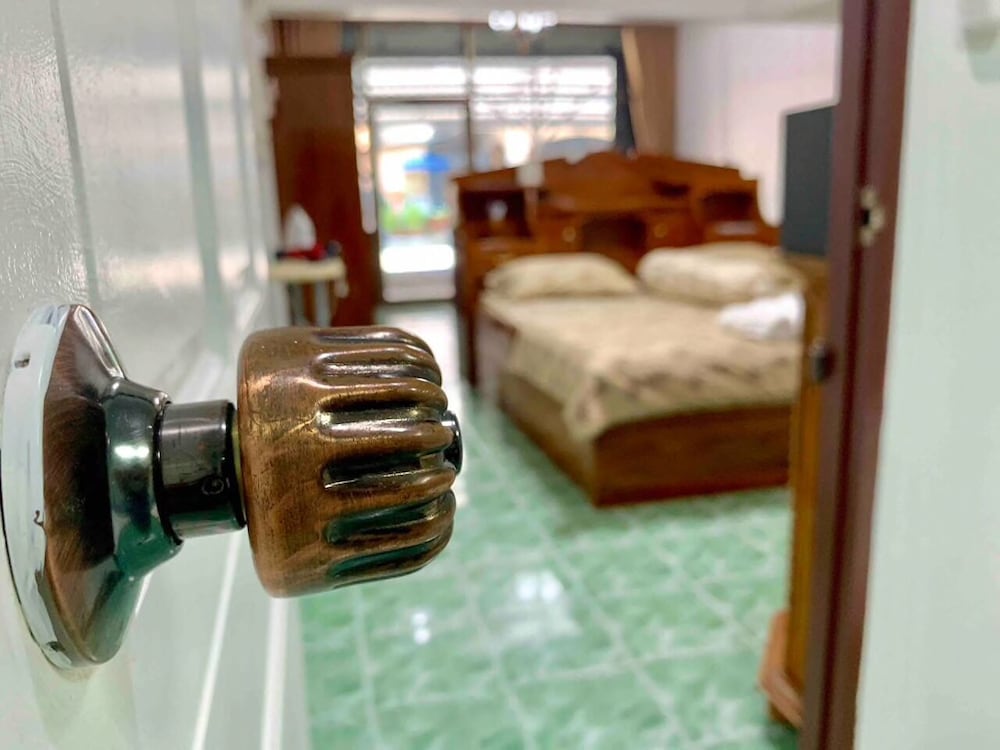 Фото Srithong Guesthouse