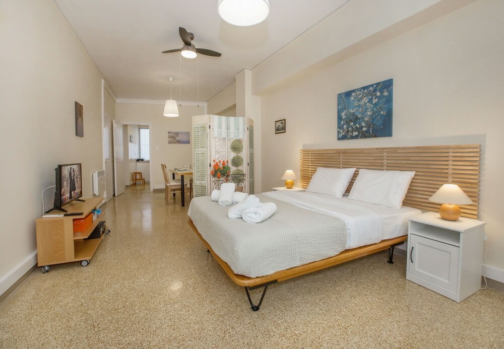 Фото Central apartment on pedestrian street