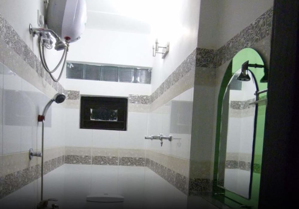 Фото Grand Crown Hotel