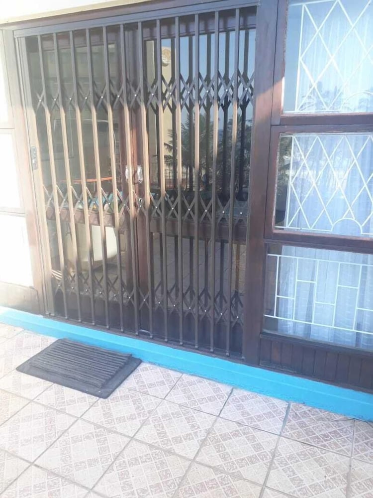 Фото Beach Mansion 1