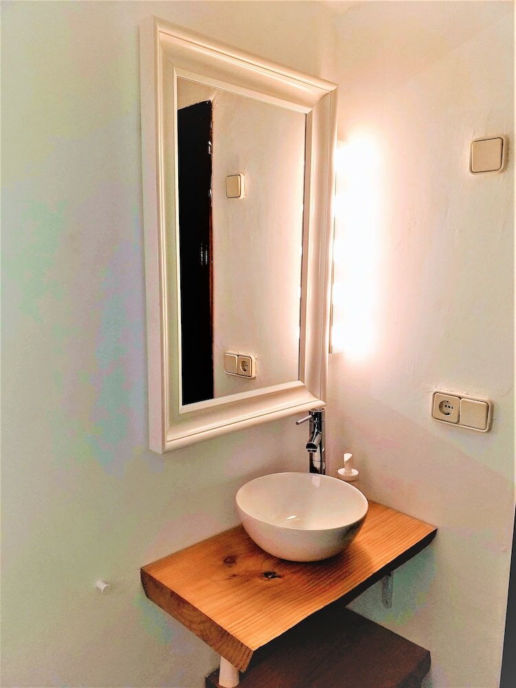 Фото Large Apartment with large and sunny Terrace - Garden & Outdoor Gym, Alicante Center