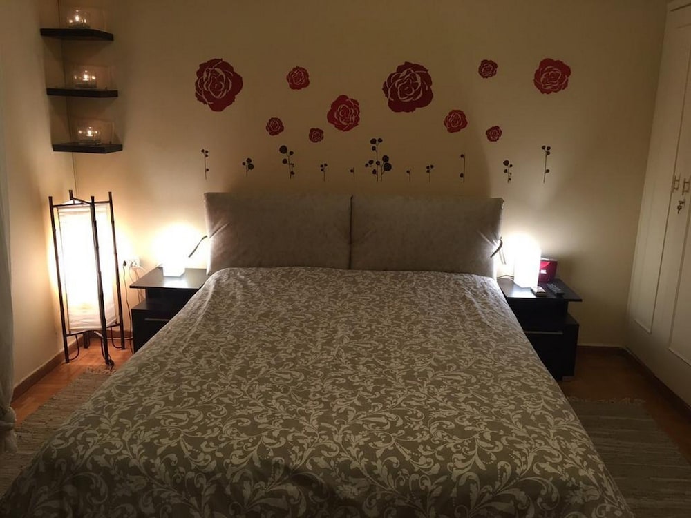 Фото Charming Cozy Apartment in Athens - Park view