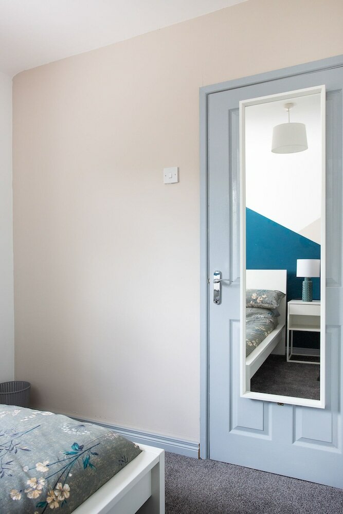 Фото Fully Refurbished North Belfast Home 3