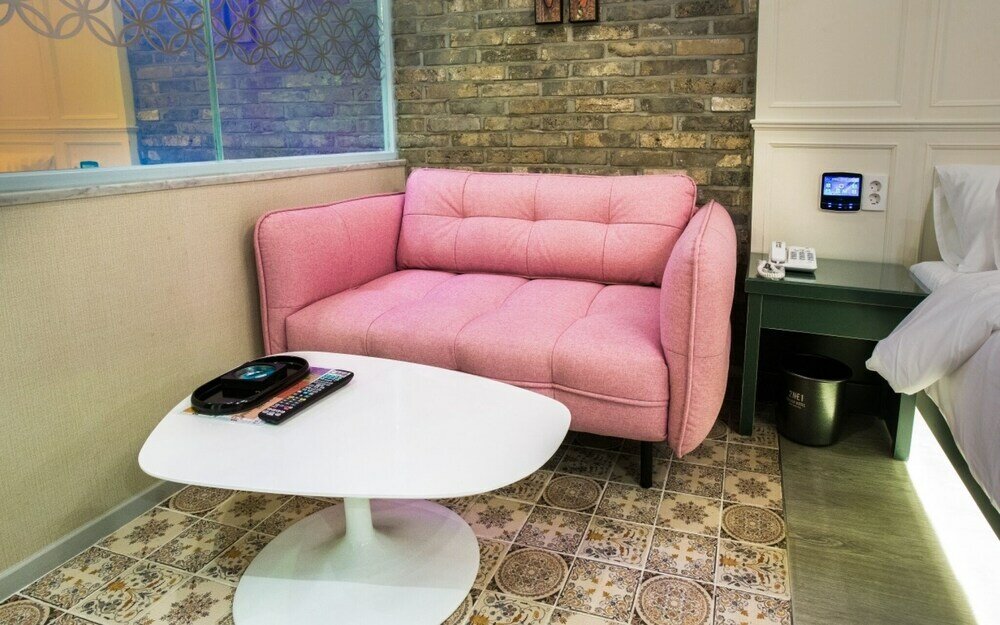 Фото Design Hotel 2ne1 Jukdo Market Pohang