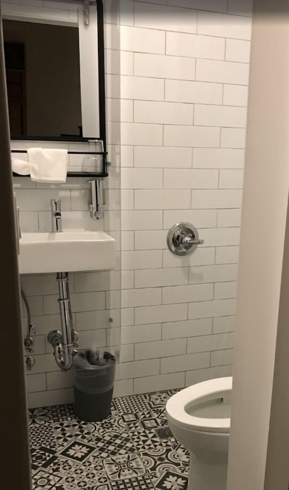 Фото BeHome by LuxUrban, a Travelodge by Wyndham