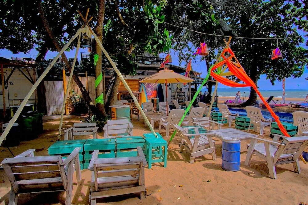 Фото Beach House Camp