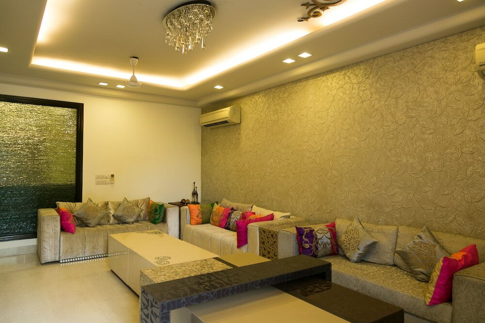 Фото Under My Roof Green Park