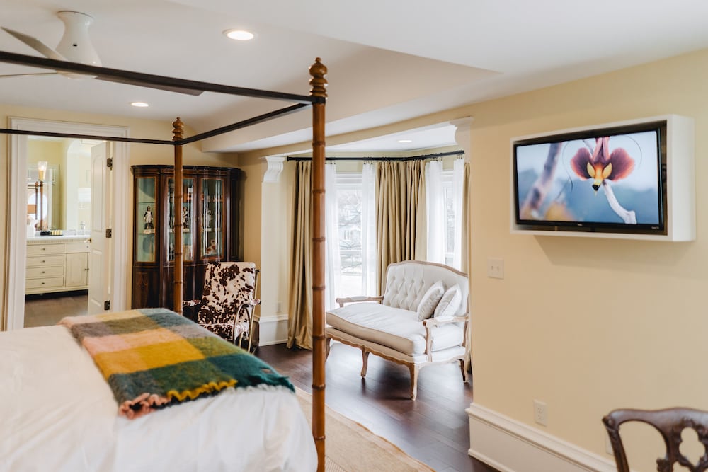 Фото The Lilley Mansion Bed & Breakfast