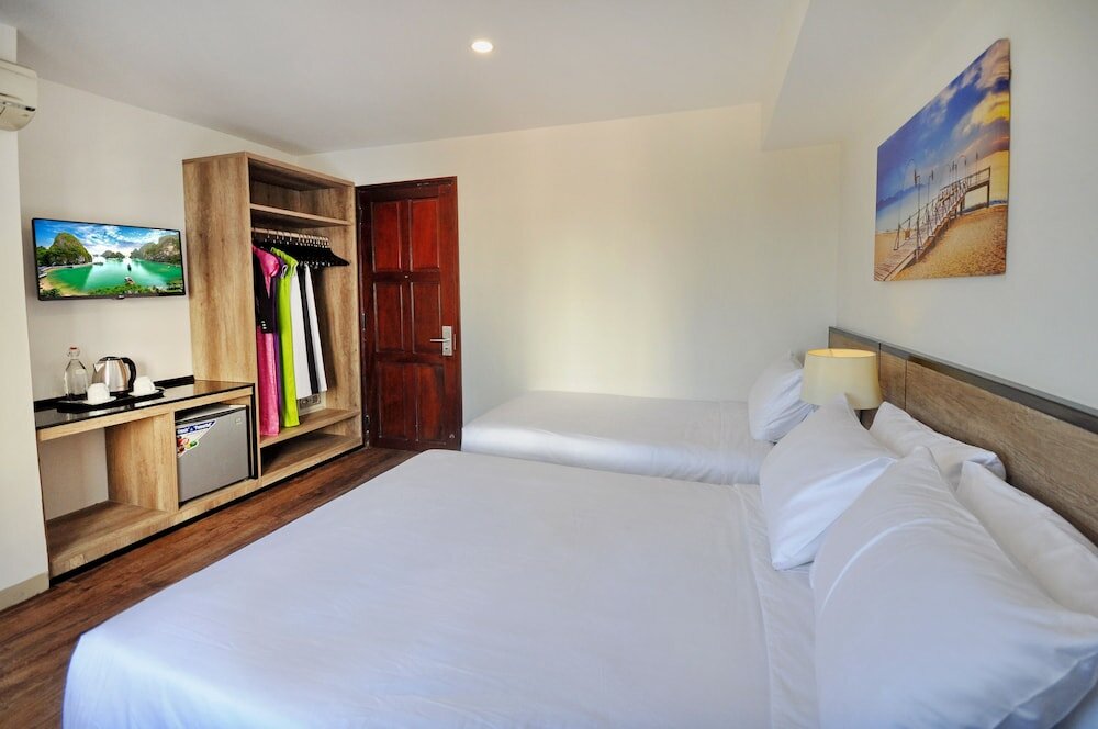 Фото Golden Lotus Hotel