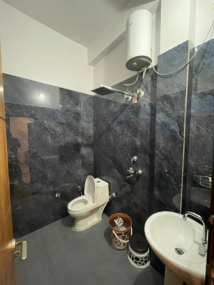 Фото Udiksh Hotel and Restaurants