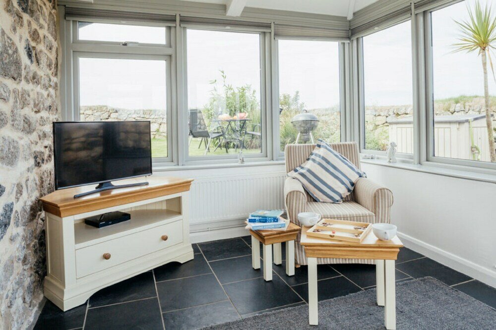 Фото Lower Trowan Cottage