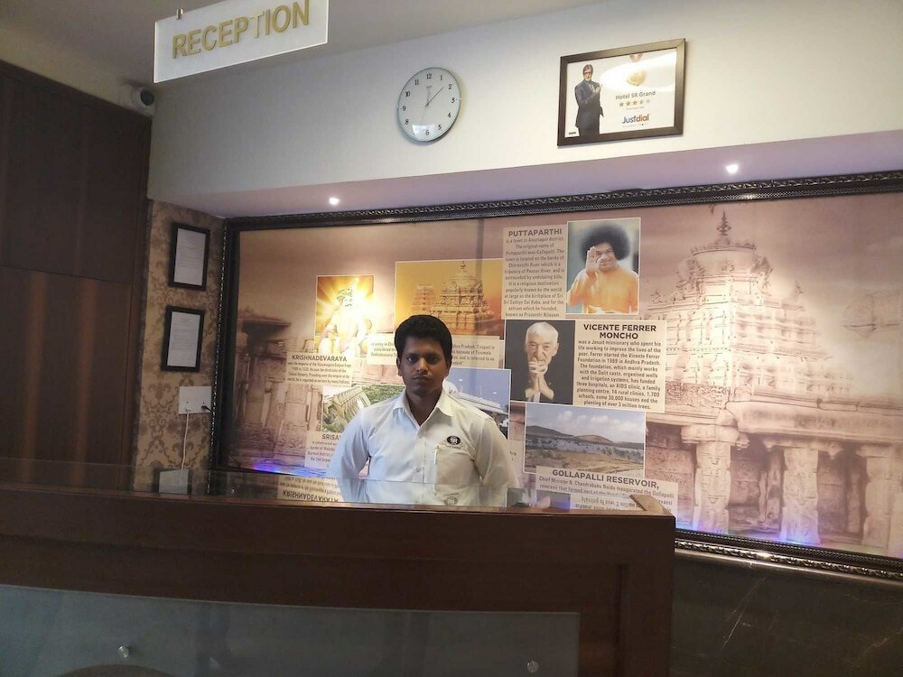 Фото Iroomz Hotel Sr Grand