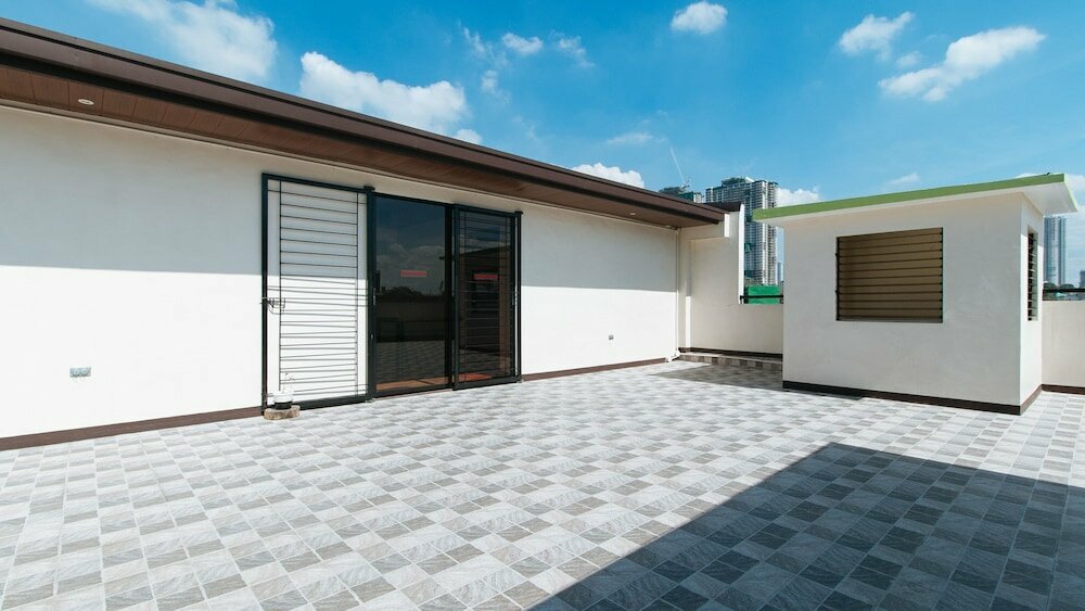 Hotel RedDoorz Plus near Bgc Mall, Earth, photo