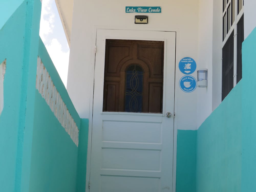 Фото Lake View Condo