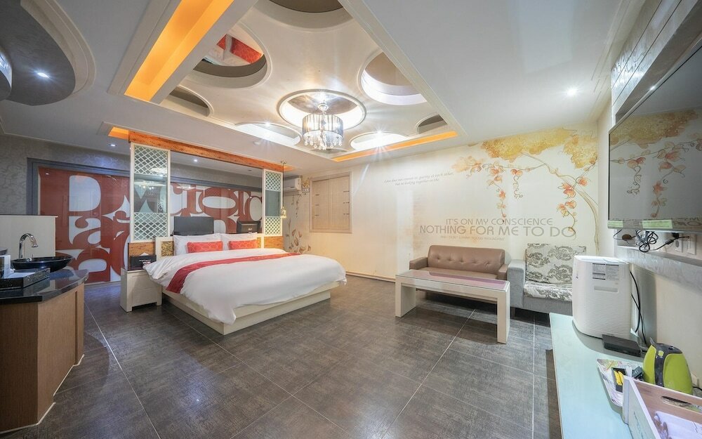 Фото Pohang Ocheon Party Rock Motel