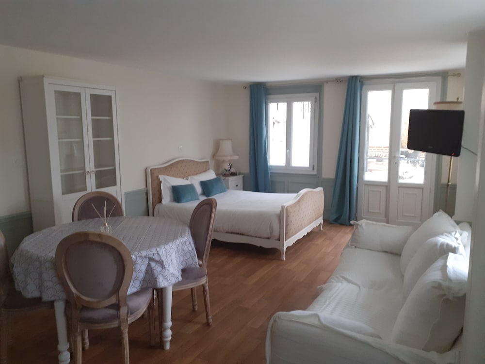 Фото Hôtel La Bonne Adresse