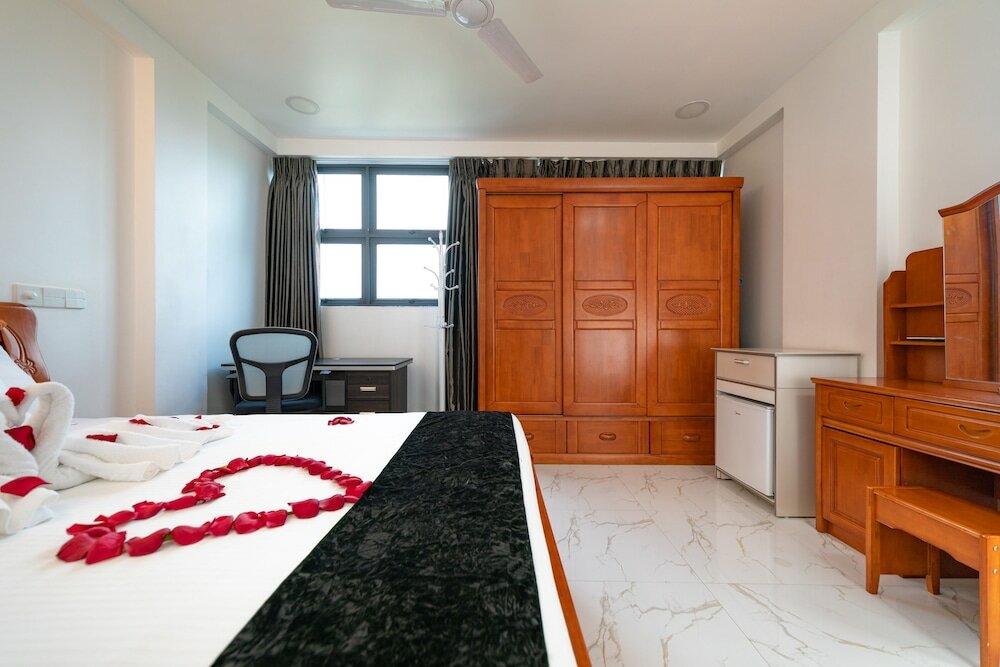 Фото Отель White Beach Holiday