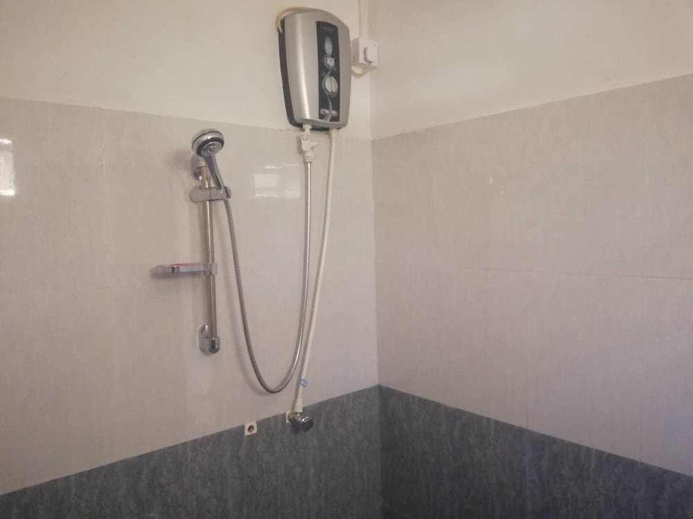 Фото N. L. I. Guest House