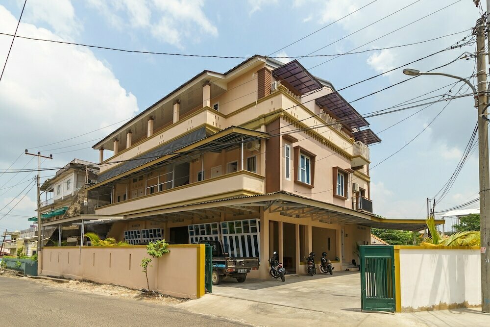 Hotel RedDoorz Syariah near Simpang Sekip Palembang, Palembang, photo