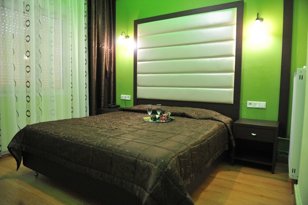 Фото Hotel Emporiko