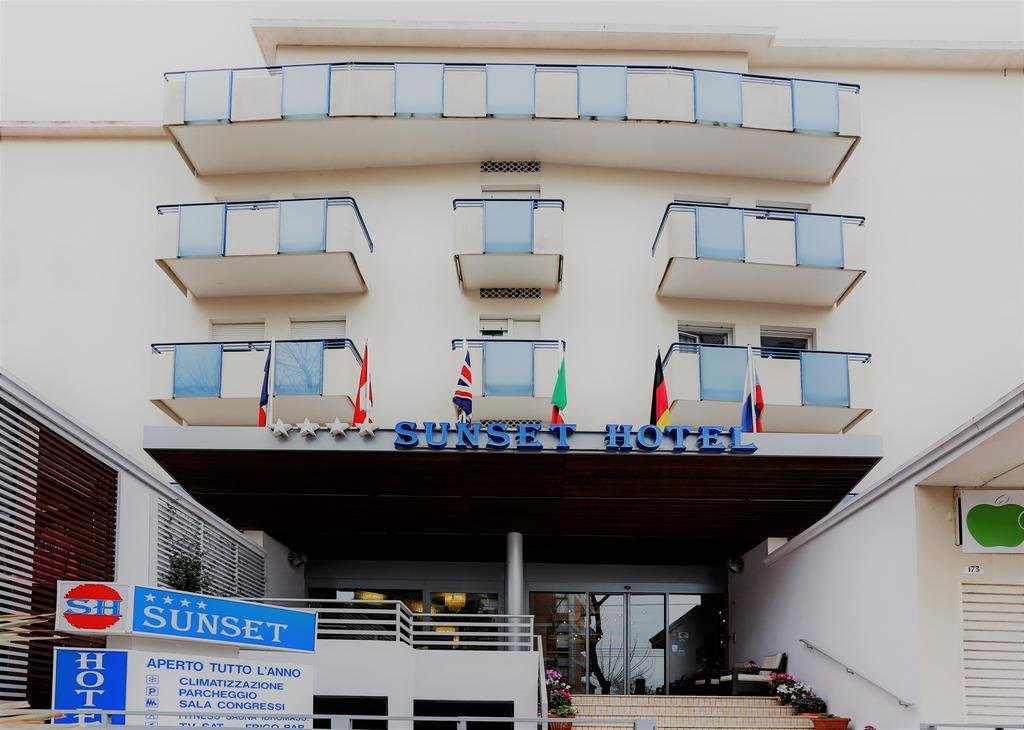 Фото Hotel Sunset