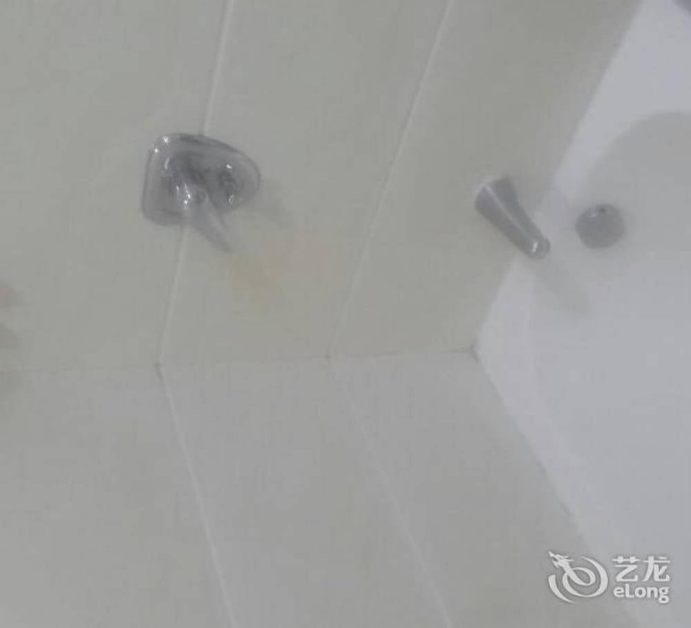 Фото Huaweida Hotel