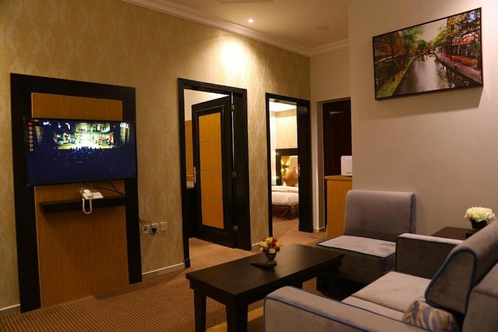 Фото Golden Rest Hotel