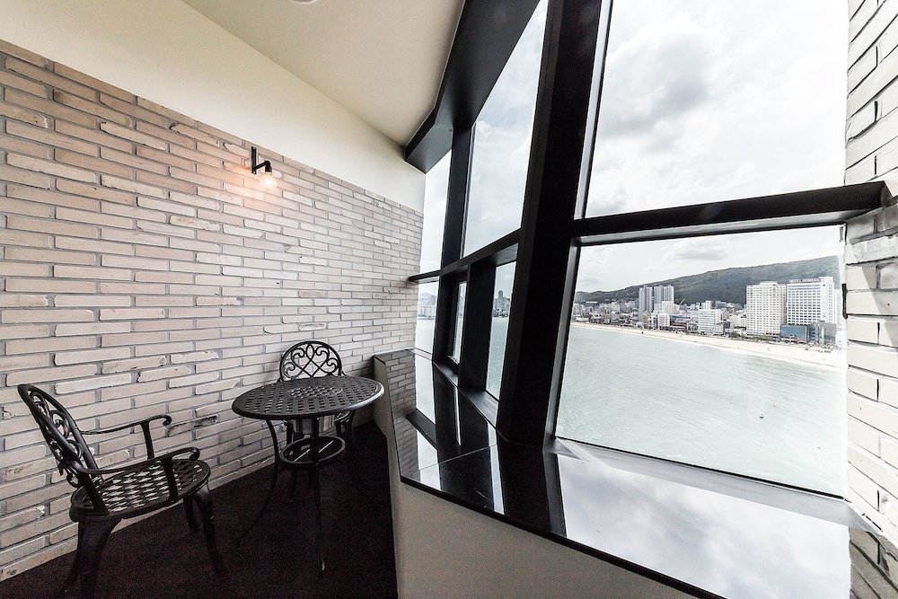 Фото H Avenue Hotel