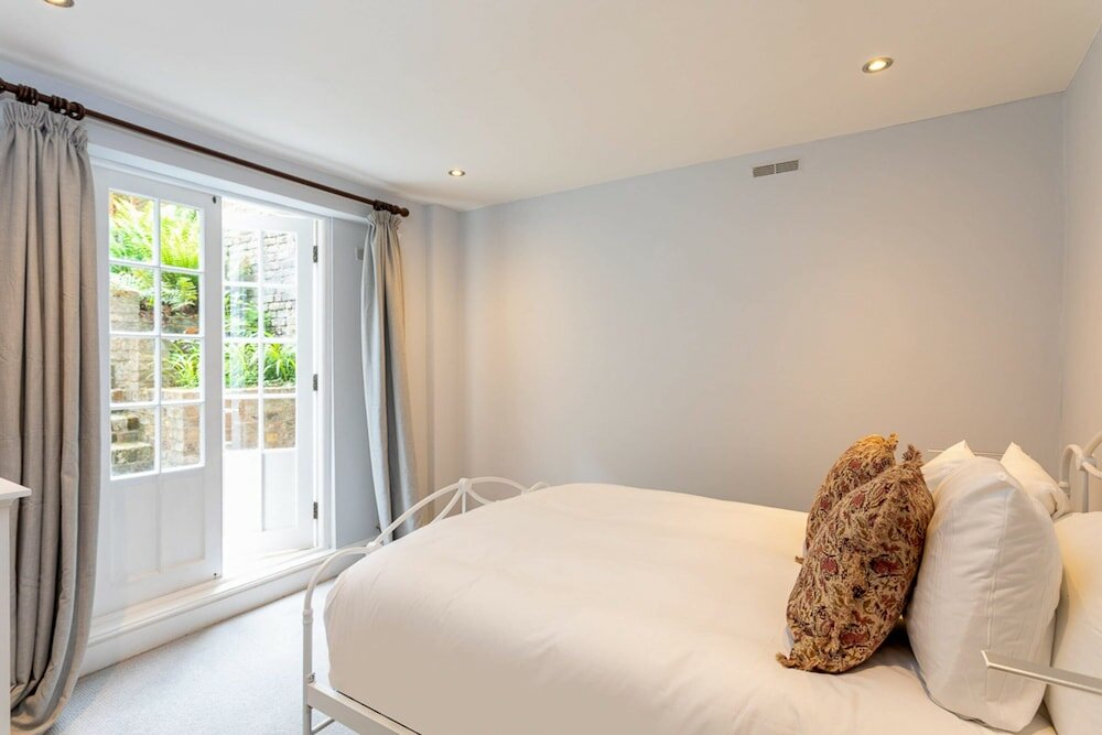 Фото Two Bed Notting Hill Gem