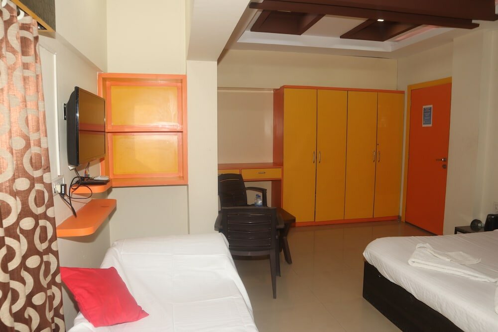 Фото IROOMZ Hotel Shree Krishna Palace
