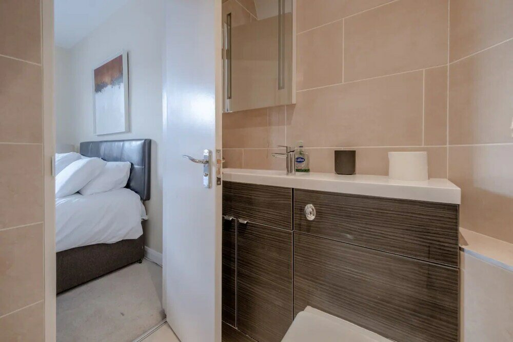 Фото Lovely 2 Bedroom Apartment With Great Transport Links