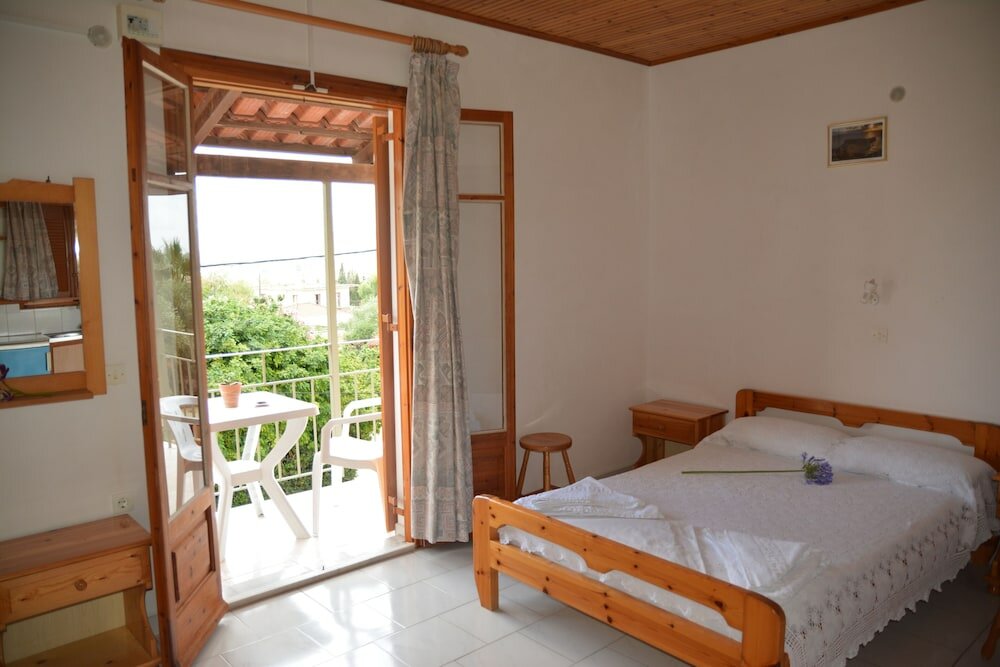 Фото Petros Giatras - Rooms