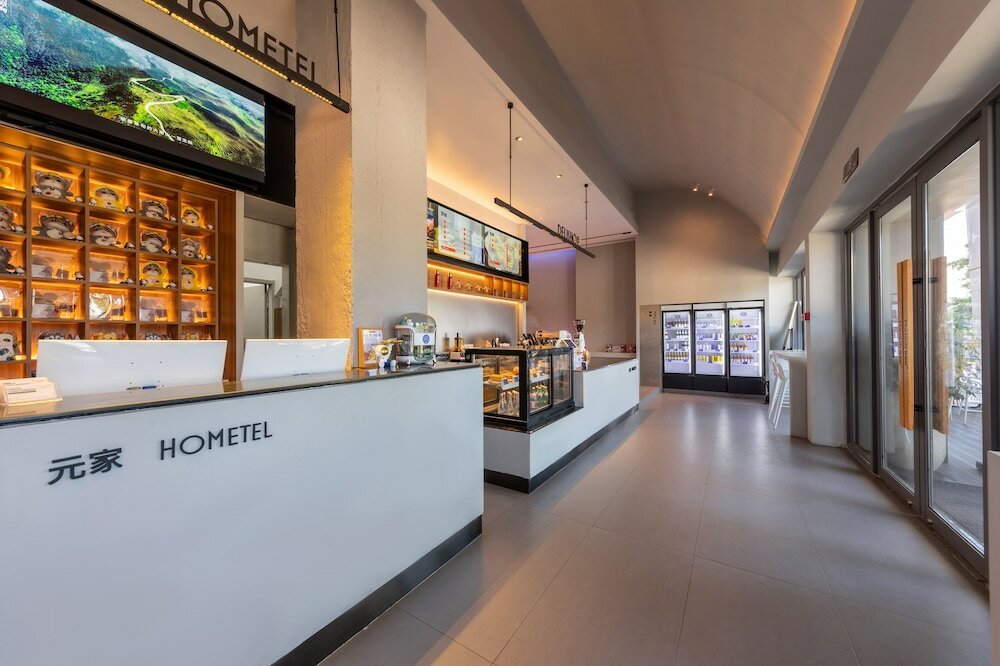 Фото Poltton International Hotel