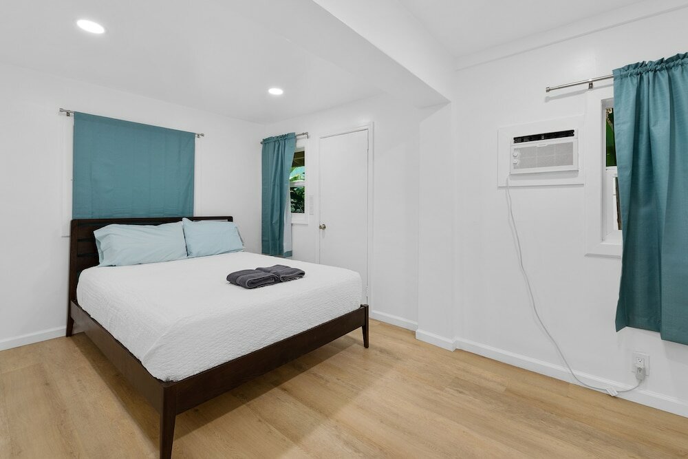 Фото Large 2 Br with Front and Back Deck BBQ