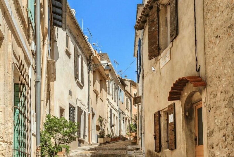 Хостел Auberge de Jeunesse Hi Arles в Арле