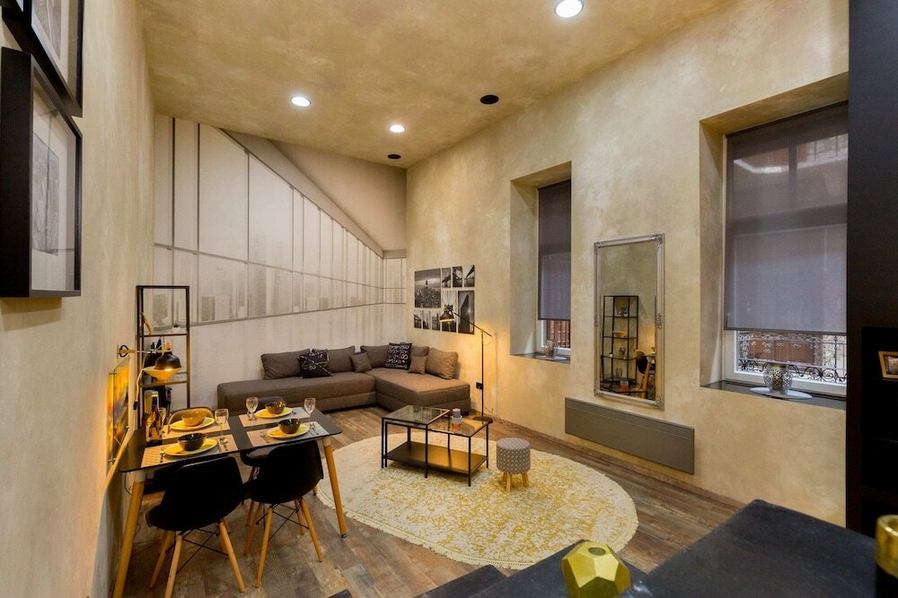 Фото Bright Warwick Chambers Apartment