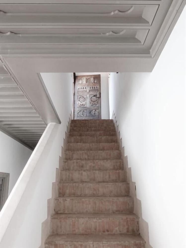 Фото Riad Louhou