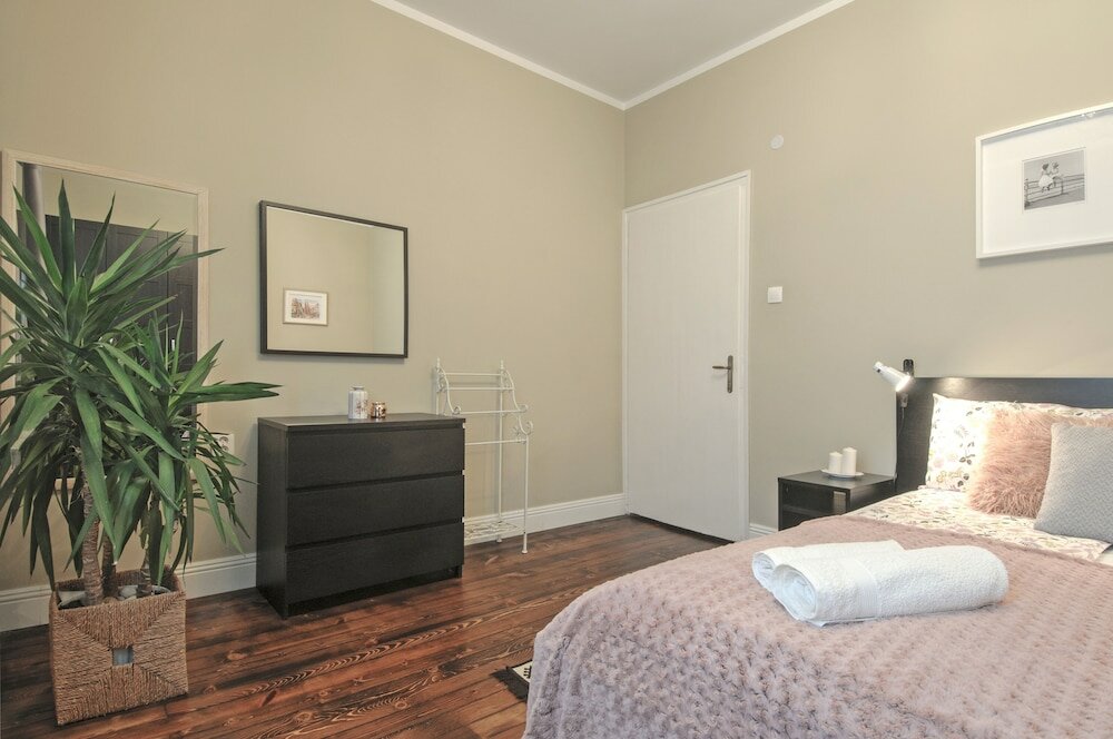 Фото 3 Bdr Top Center Artistic Apartment - 115 m2