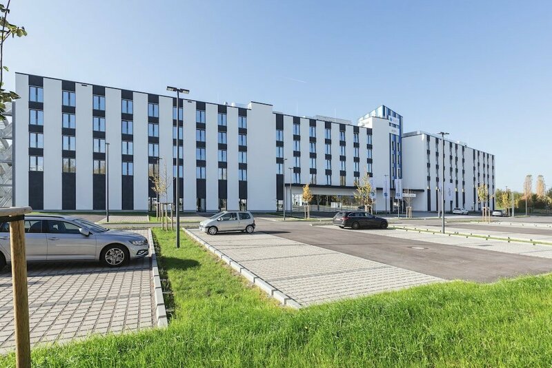 Гостиница Acora Augsburg Living the City в Нойзес
