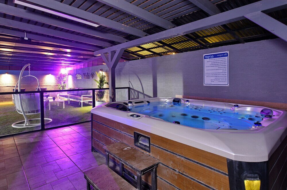 Фото Luxury Villa with heated pool in Zfat