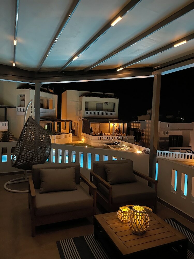 Фото Villa Cook with pool and sea views