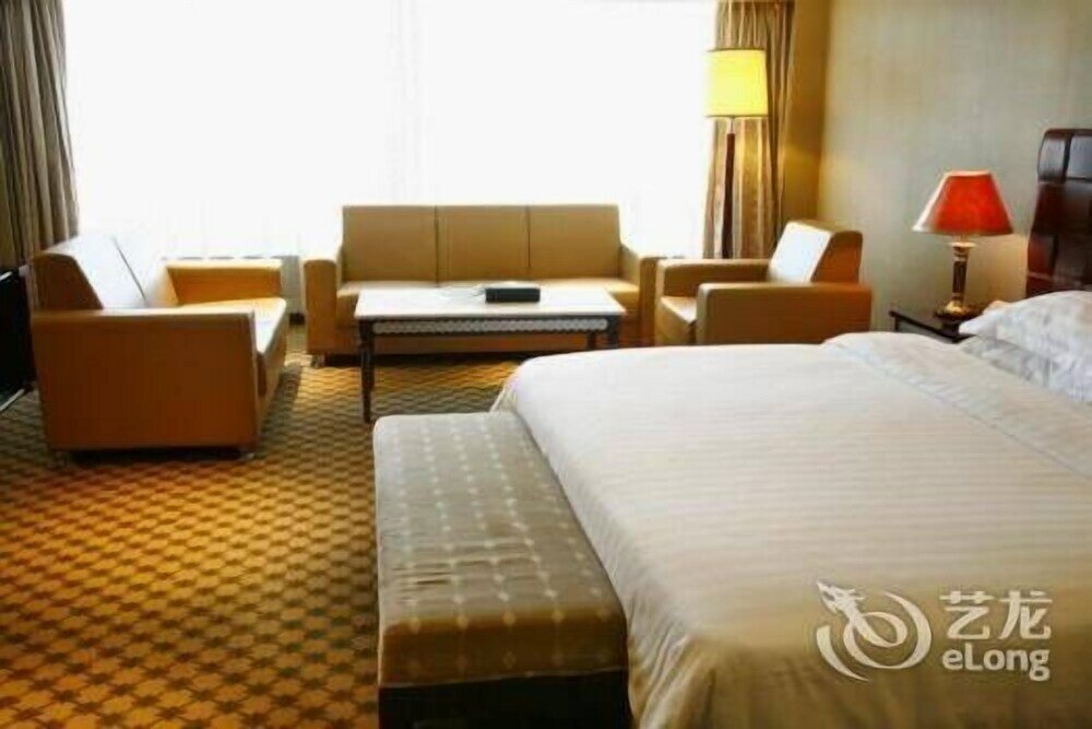 Фото Huaweida Hotel