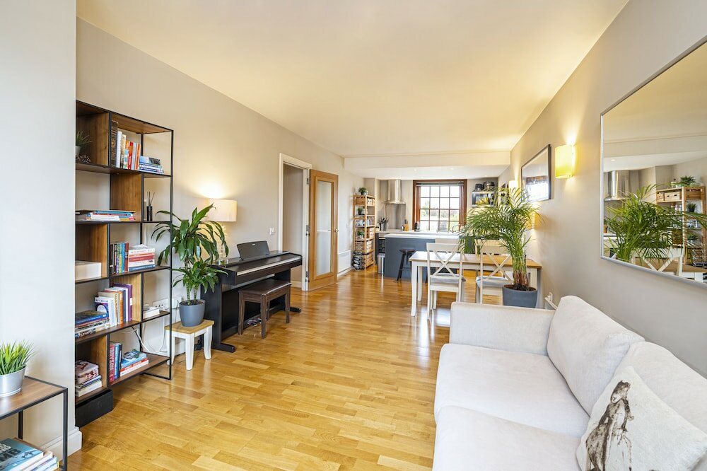 Фото Peaceful Putney Apartment by Underthedoormat