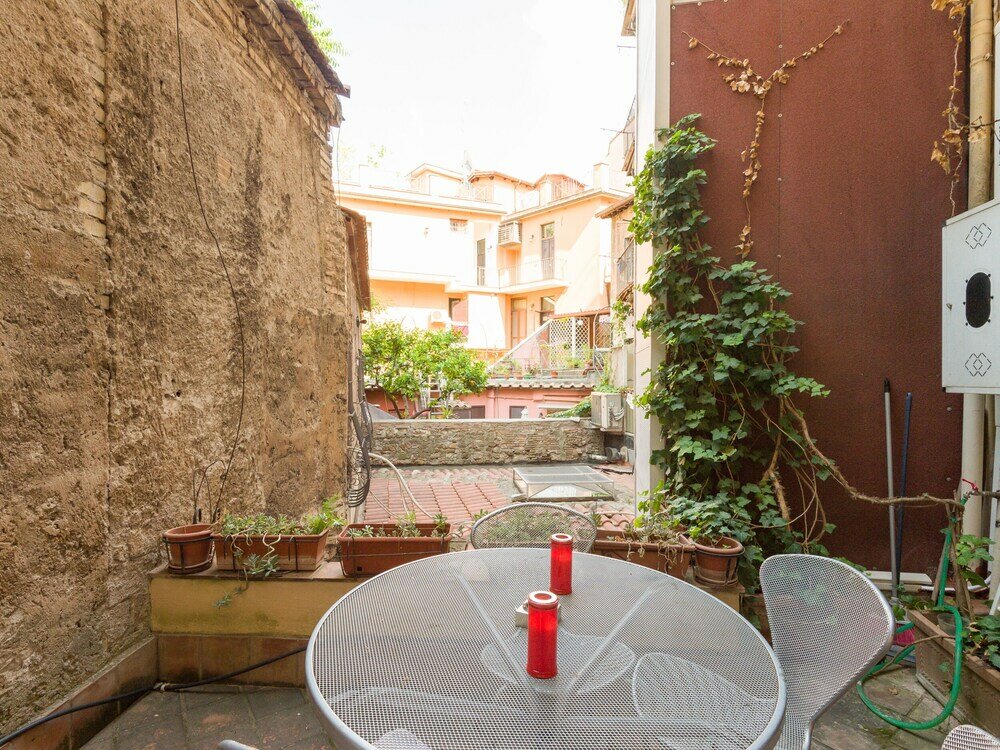 Фото Rsh Ghetto Enchanting Terrace Apartment