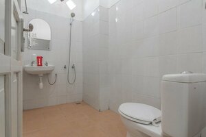 Гостиница RedDoorz Syariah near Terminal Batu Ampar 2