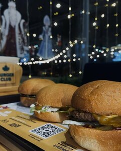 Burger Club (Кеңес Нокин даңғылы, 1Г), тез тамақтану  Ақтөбеде