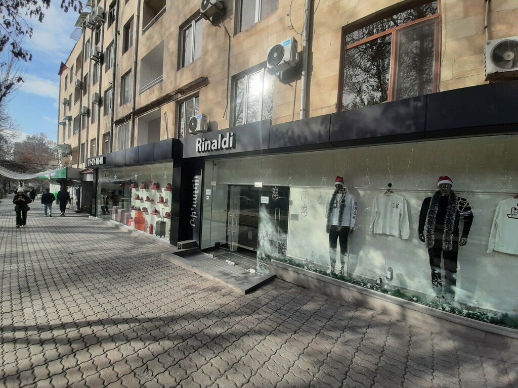 Clothing store Rinaldi, Yerevan, photo