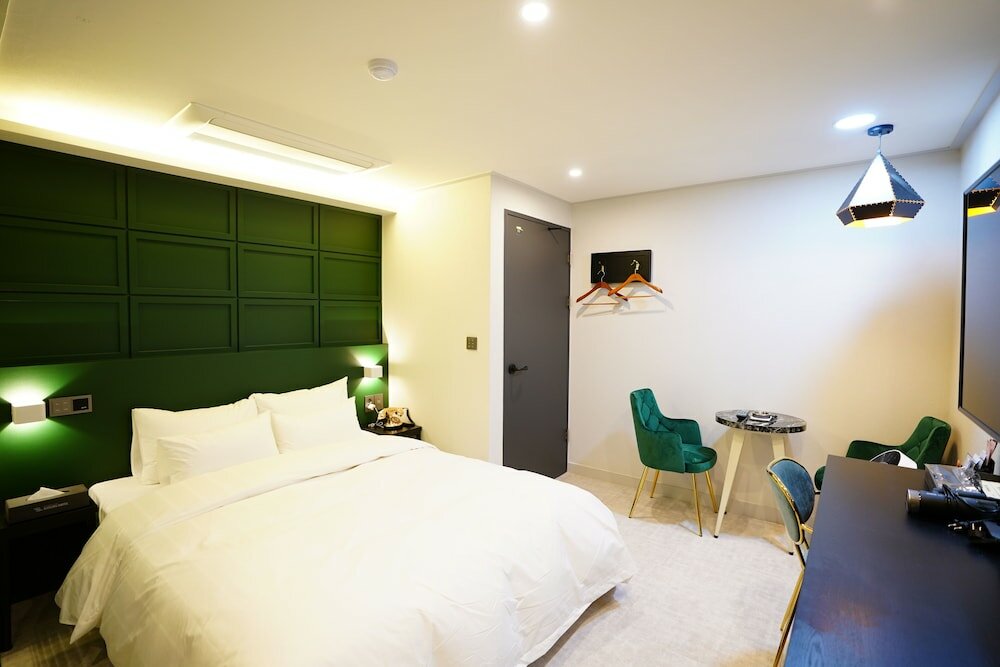 Фото Saturn Hotel