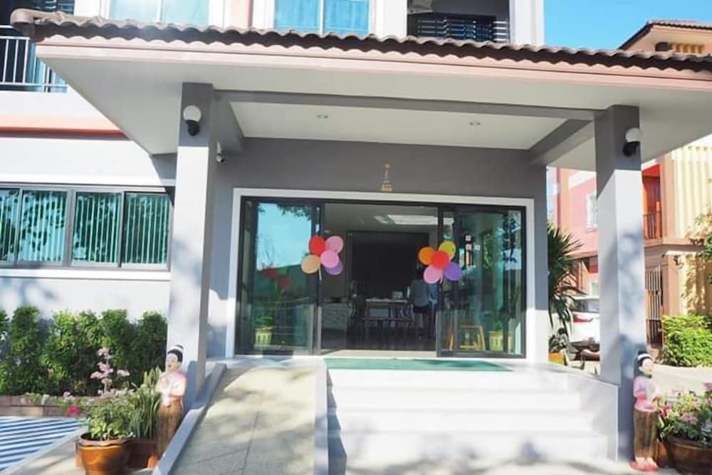 Фото Thapjumras Boutique Hotel